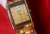 Đồng hồ Rado dây đá ceramic vàng cực kỳ sang trọng và nổi bật