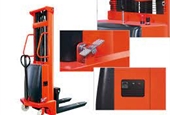 Xe nâng bán tự động 1500kg nhập khẩu giá rẻ tại HCM